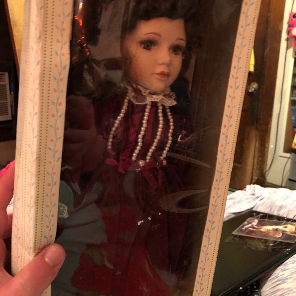 Porcelain doll - Picture 6 of 6
